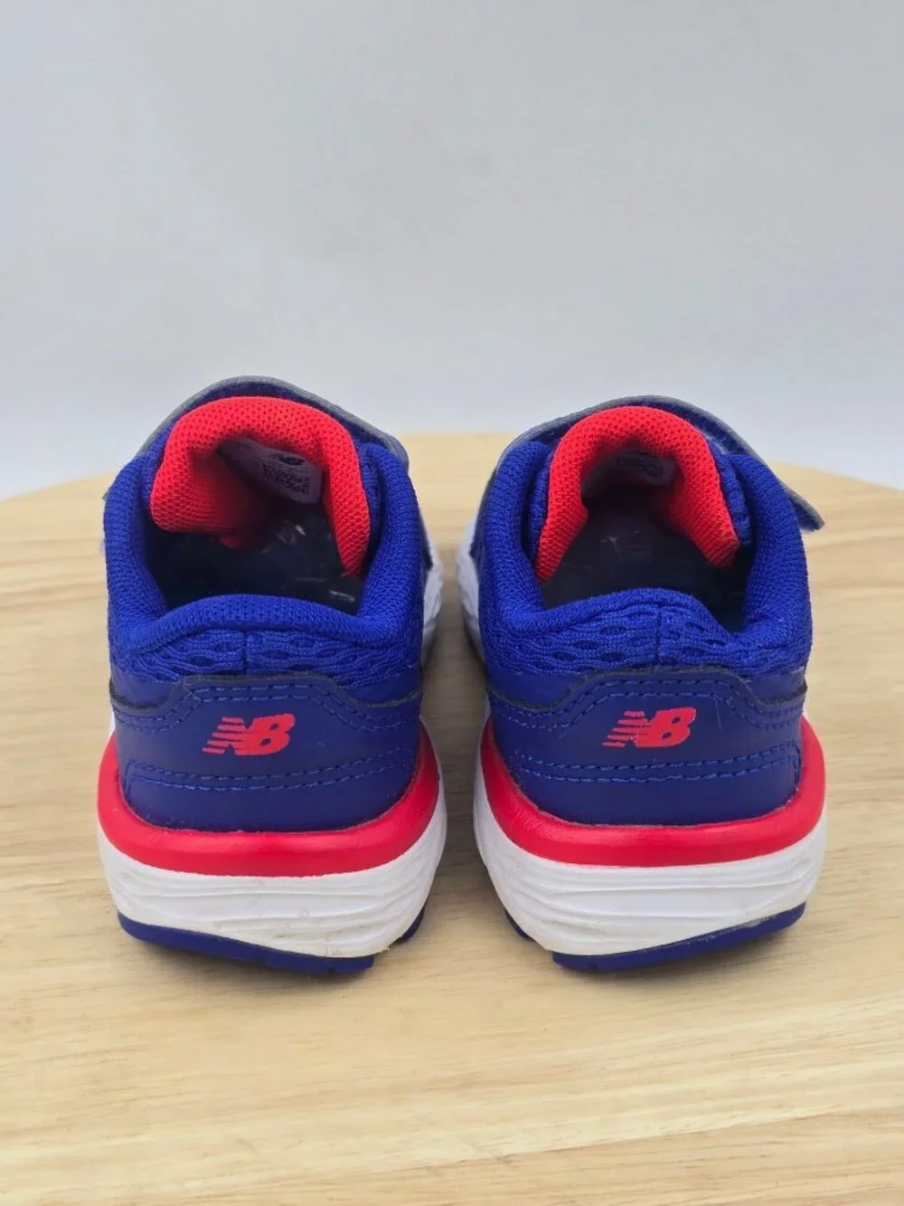 New Balance  680 V6 Hook and Loop Running Shoe IA680BR6 Toddler sz 7